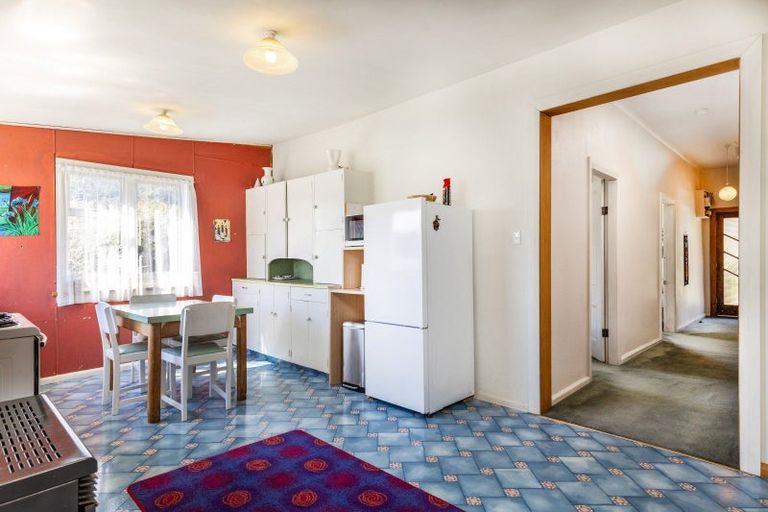 Photo of property in 65 Broadway, Picton, 7220