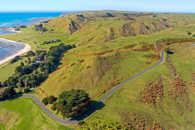 Photo of property in 1072 Mahia East Coast Road, Mahia, 4198