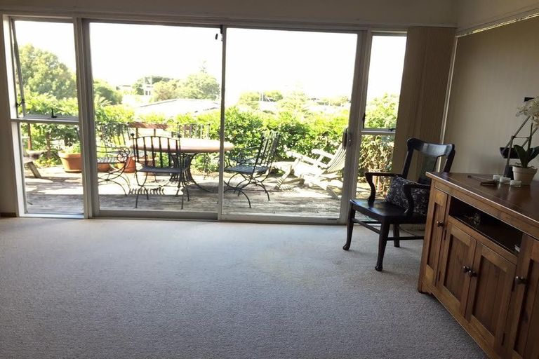 Photo of property in 18 Grenada Avenue, Forrest Hill, Auckland, 0620