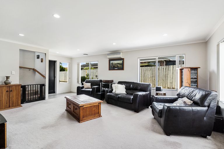 Photo of property in 14 Taylor Street, Blockhouse Bay, Auckland, 0600