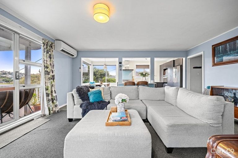 Photo of property in 142 Te Pene Avenue, Titahi Bay, Porirua, 5022
