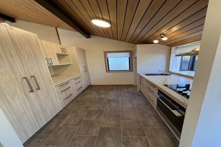 Photo of property in 2/207a Fifield Terrace, Opawa, Christchurch, 8023