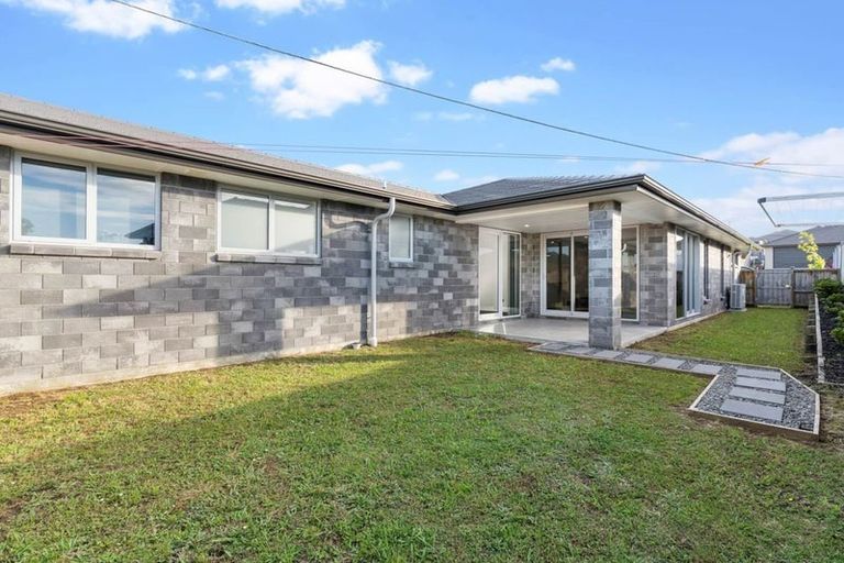 Photo of property in 17 Gibboney Place, Pokeno, 2402