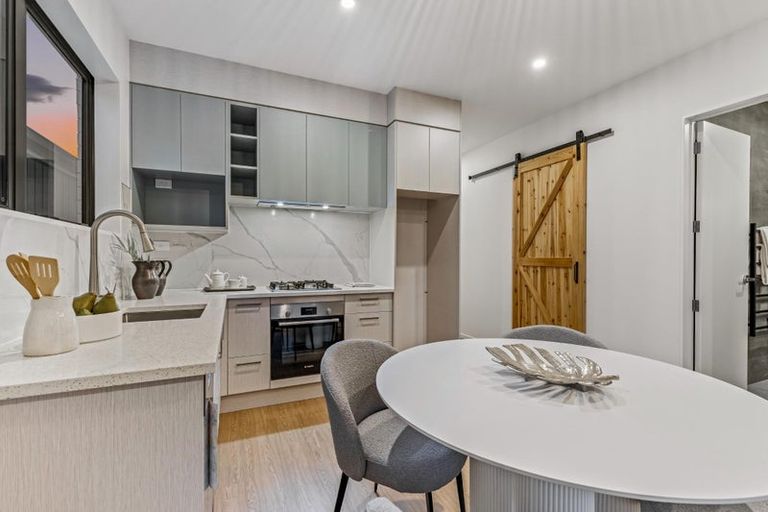 Photo of property in 21 Paretao Street, Massey, Auckland, 0614