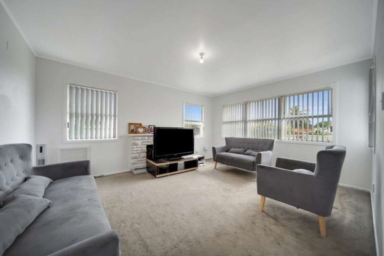 Photo of property in 5 Nairn Place, Otara, Auckland, 2023