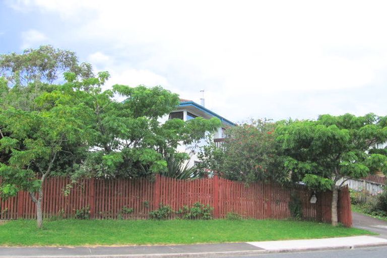 Photo of property in 18 Capricorn Place, Glen Eden, Auckland, 0602