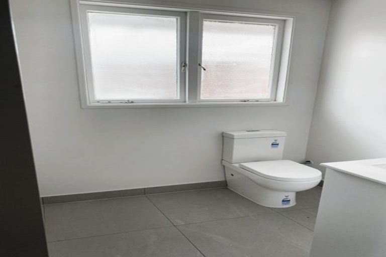 Photo of property in 37b Cobham Crescent, Kelston, Auckland, 0602