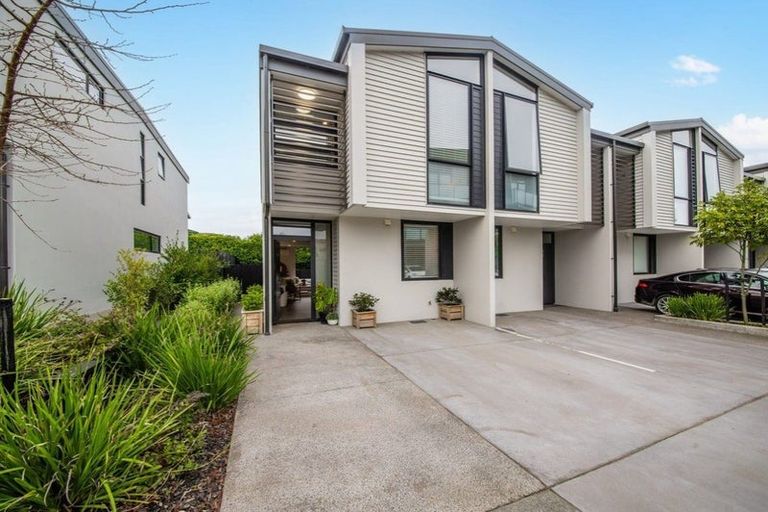 Photo of property in 11/4161 Great North Road, Glen Eden, Auckland, 0602