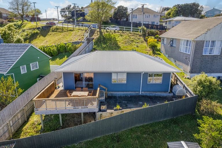 Photo of property in 17a Gloucester Street, Cannons Creek, Porirua, 5024