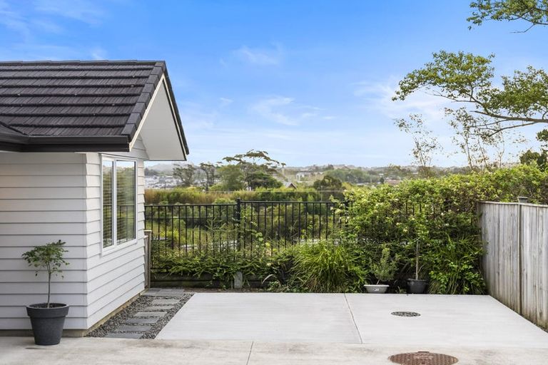 Photo of property in 10 Grenache Way, Kumeu, 0810