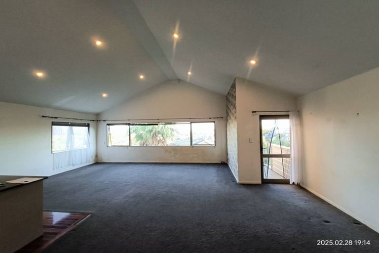 Photo of property in 2/274 Glamorgan Drive, Northcross, Auckland, 0630