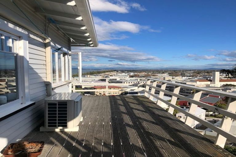 Photo of property in 8 Seaview Terrace, Bluff Hill, Napier, 4110
