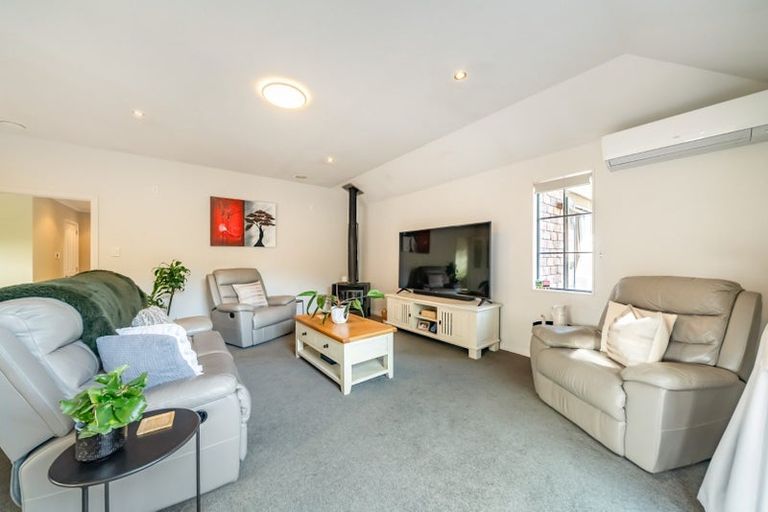 Photo of property in 39 Ebdentown Street, Ebdentown, Upper Hutt, 5018