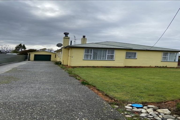 Photo of property in 10 Bridge Street, Tuatapere, 9620