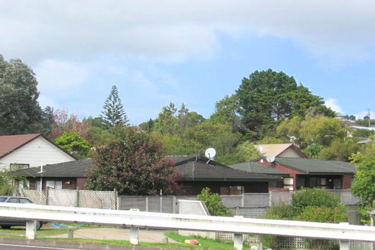 Photo of property in 15 Wilson Road, Glen Eden, Auckland, 0602