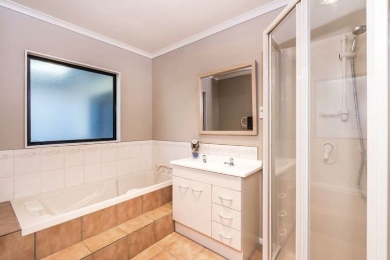 Photo of property in 266 Whangamata Road, Kinloch, Taupo, 3377