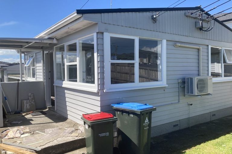 Photo of property in 15 Stamford Park Road, Mount Roskill, Auckland, 1041