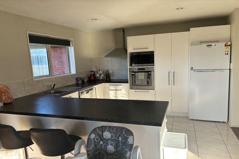 Photo of property in 146b High Street, Oxford, 7430