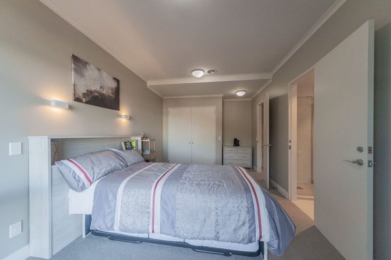 Photo of property in 11 Curnow Way, Kaiwharawhara, Wellington, 6035