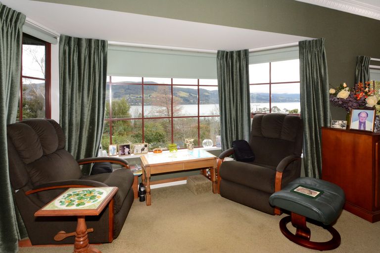 Photo of property in 4a Saint Ronans Road, Macandrew Bay, Dunedin, 9077