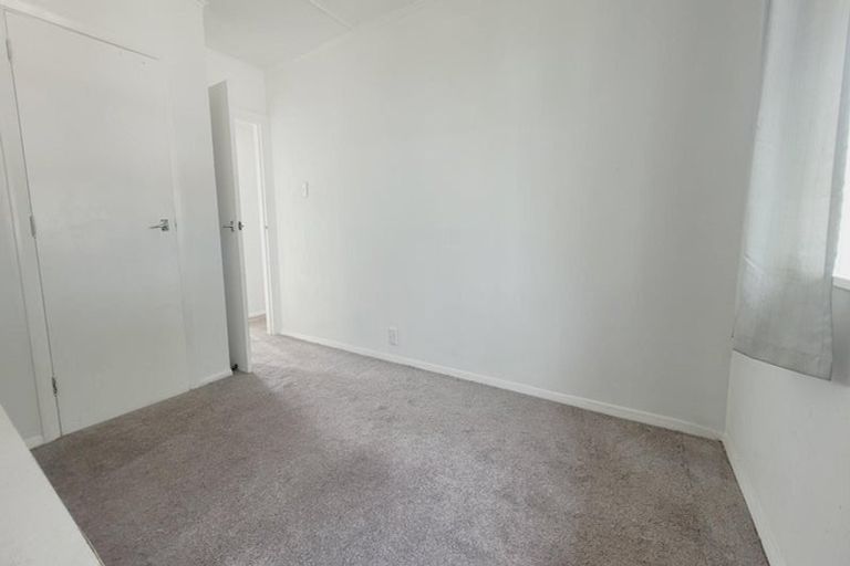 Photo of property in 25 Sievers Grove, Cannons Creek, Porirua, 5024