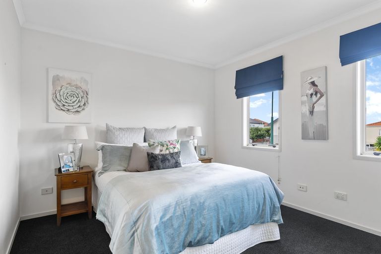 Photo of property in 8 Bezar Place, Flat Bush, Auckland, 2016