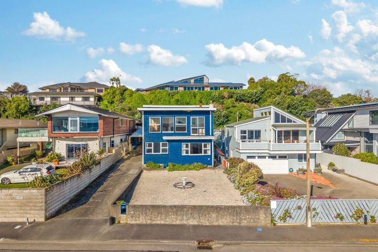 Photo of property in 20 Sunset Parade, Plimmerton, Porirua, 5026