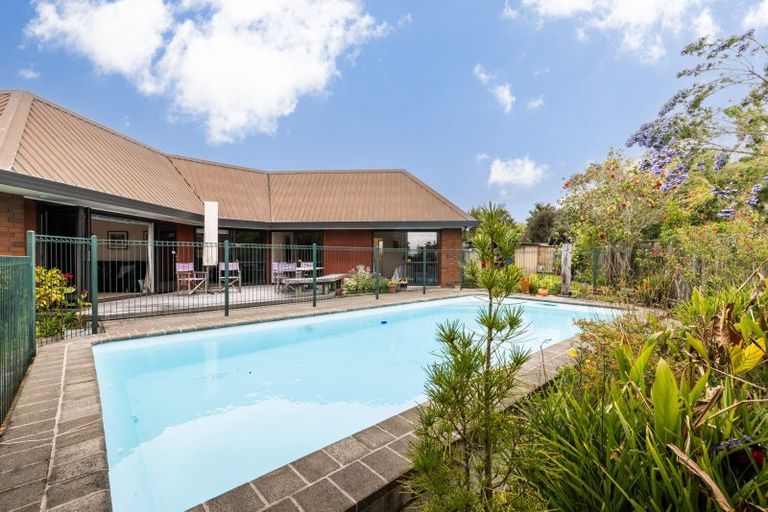 Photo of property in 6 Kingsgate Avenue, Havelock North, 4130