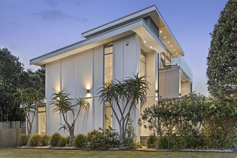 Photo of property in 27 Rita Way, Omaha, 0986