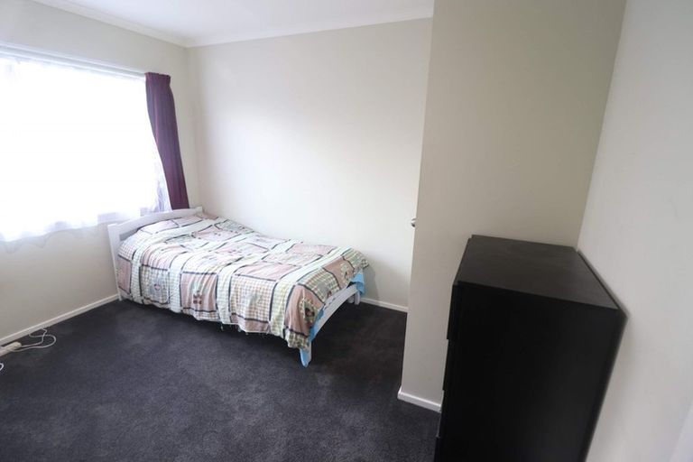 Photo of property in 10a Marie Crescent, Te Atatu South, Auckland, 0610