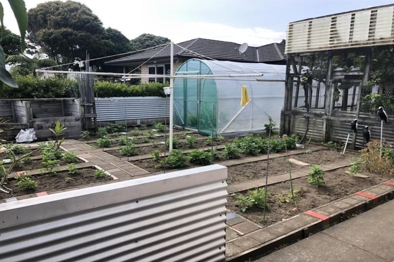 Photo of property in 63 Morley Street, New Plymouth, 4310