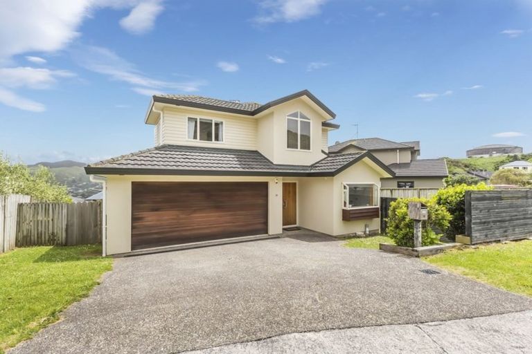Photo of property in 16 Kilkelly Close, Tawa, Wellington, 5028