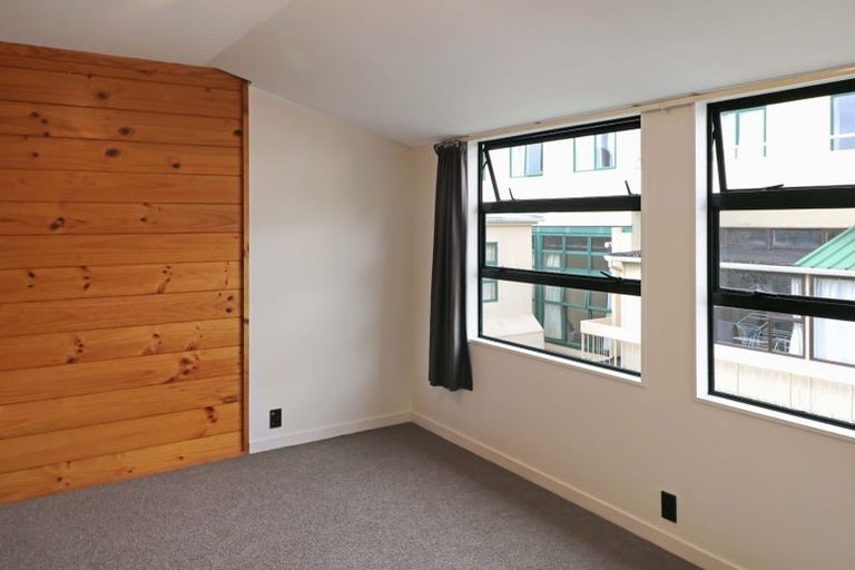 Photo of property in Te Awhina Apartments, 28/22 Sussex Street, Mount Cook, Wellington, 6021