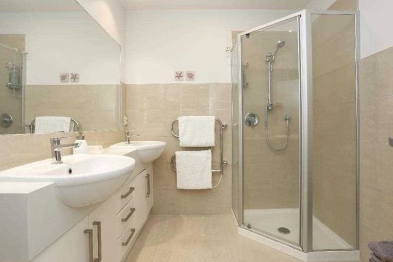 Photo of property in 175h Hurstmere Road, Takapuna, Auckland, 0622