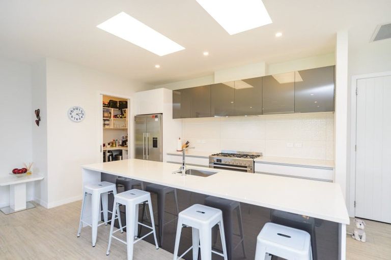 Photo of property in 33 Hartwell Drive, Kelvin Grove, Palmerston North, 4470