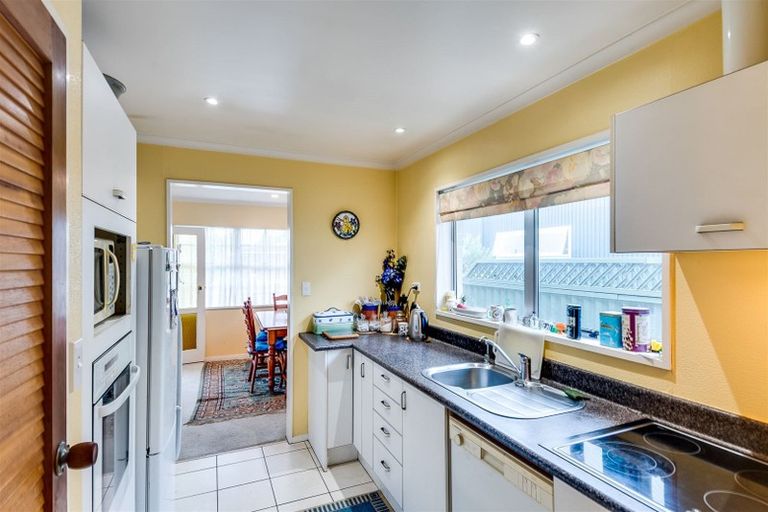 Photo of property in 22 Roskilda Crescent, Taradale, Napier, 4112