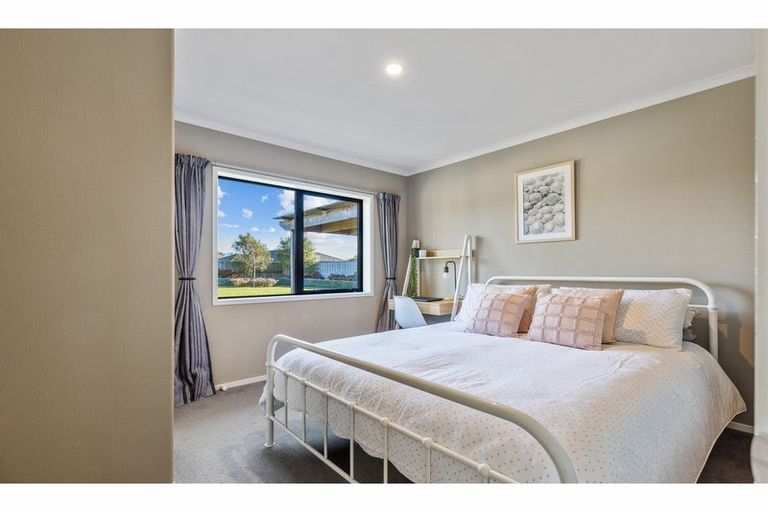 Photo of property in 38 Willowside Place, Amberley, 7410