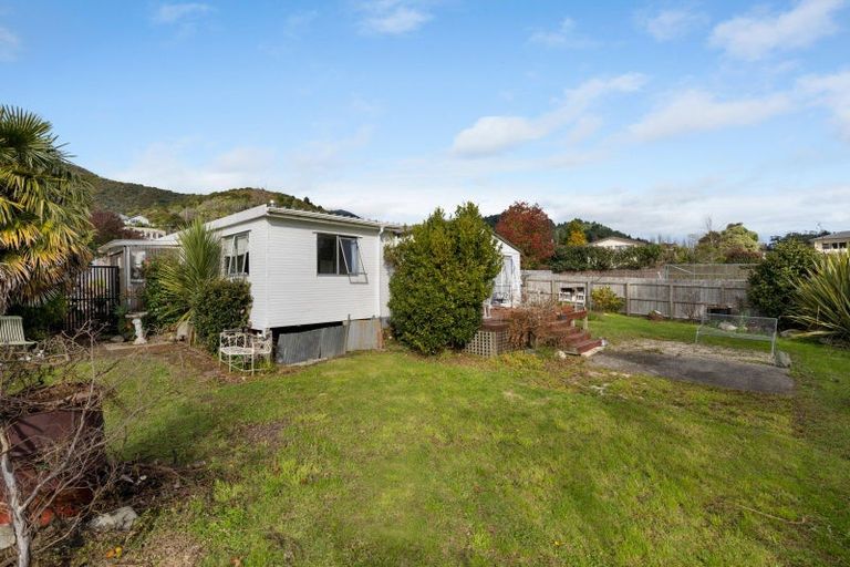 Photo of property in 25a Moana View Road, Waikawa, Picton, 7220
