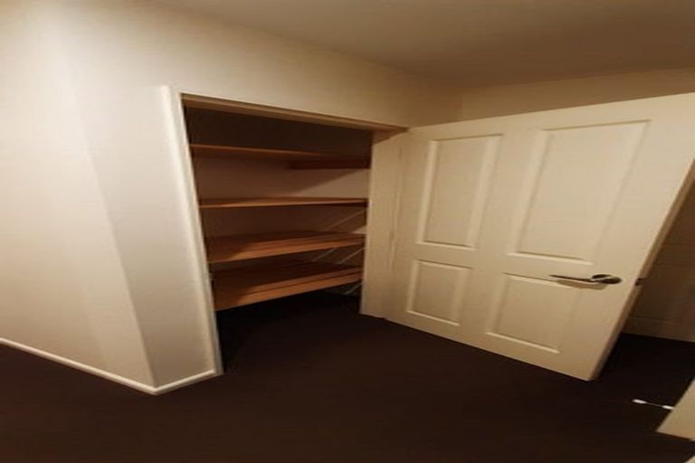 Photo of property in 4 The Oval, Hillmorton, Christchurch, 8024