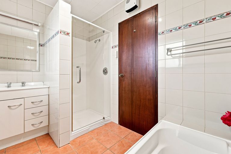 Photo of property in 99 Glenross Street, Glenross, Dunedin, 9011
