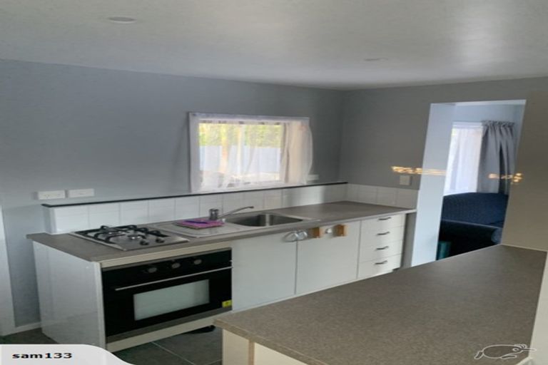 Photo of property in 2/65 Cliff View Drive, Green Bay, Auckland, 0604