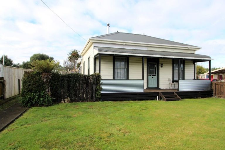 Photo of property in 26 Ross Street, Woodville, 4920