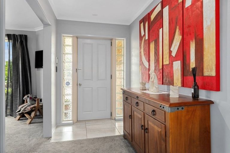 Photo of property in 2 Fernwater Place, Flagstaff, Hamilton, 3210