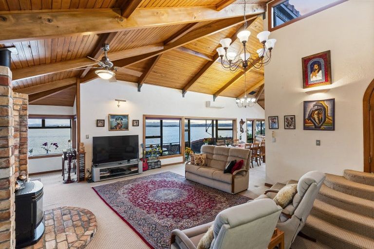 Photo of property in 16 Brigantine Drive, Beach Haven, Auckland, 0626