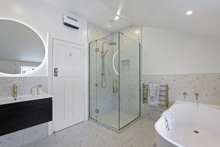 Photo of property in 7 Hackthorne Road, Cashmere, Christchurch, 8022