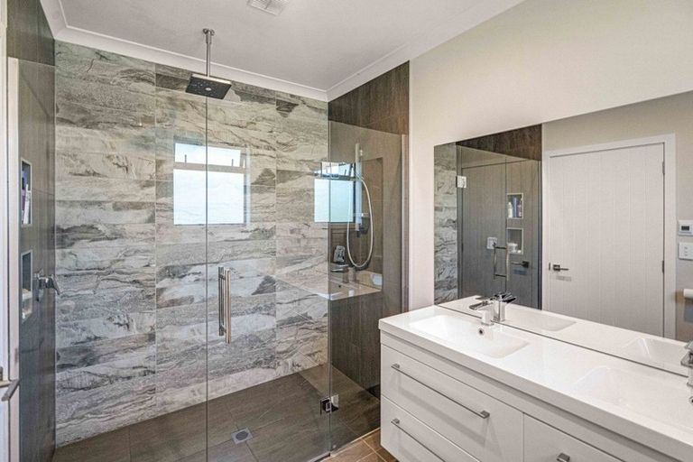 Photo of property in 15 Dollar Place, Prebbleton, 7604