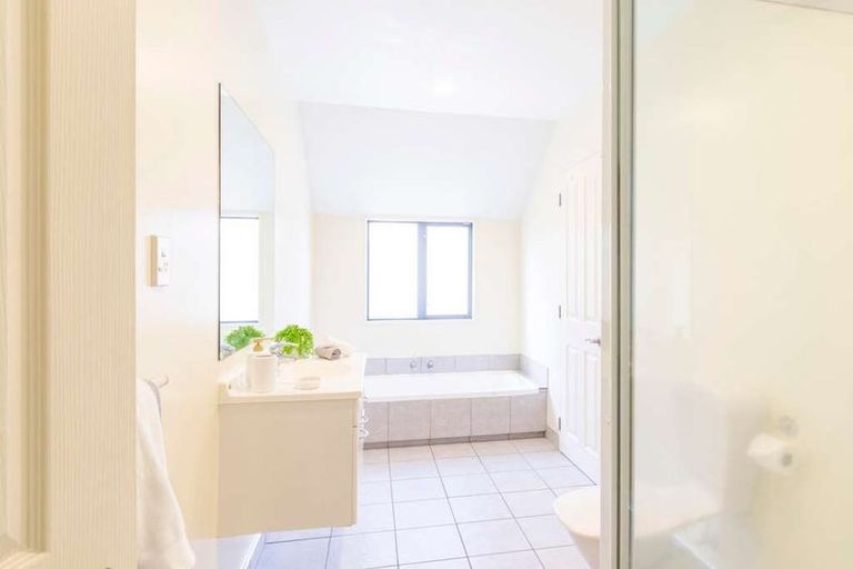 Photo of property in 33 Mary Street, Papanui, Christchurch, 8053