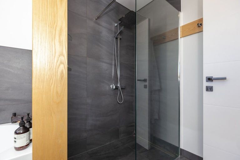 Photo of property in 101 Kakariki Grove, Waikanae, 5036