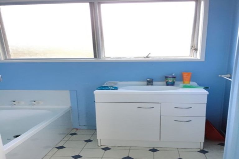 Photo of property in 61 Glenvar Road, Torbay, Auckland, 0630