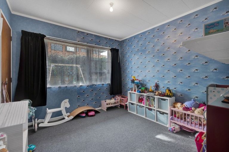 Photo of property in 9a Ballantrae Place, Highlands Park, New Plymouth, 4312